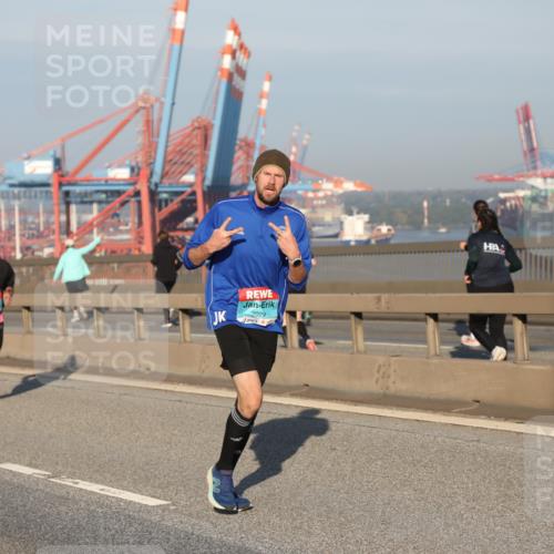 03.10.2025 - Köhlbrandbrückenlauf Yannick Fuchs http://msf.ph/oto/9150345 03.10.2025 08:42:20 Position 2 2029 meine-sportfotos.de