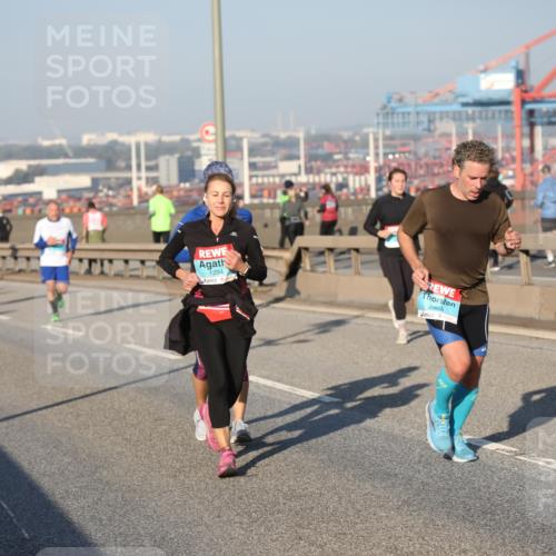 03.10.2025 - Köhlbrandbrückenlauf Yannick Fuchs http://msf.ph/oto/9150377 03.10.2025 08:42:22 Position 2 1294, 2903 meine-sportfotos.de
