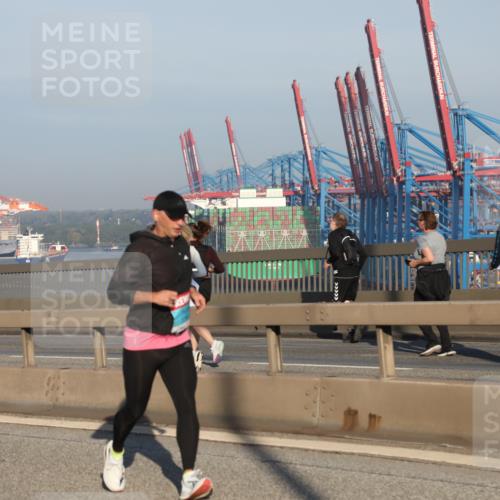 03.10.2025 - Köhlbrandbrückenlauf Yannick Fuchs http://msf.ph/oto/9150387 03.10.2025 08:42:23 Position 2  meine-sportfotos.de