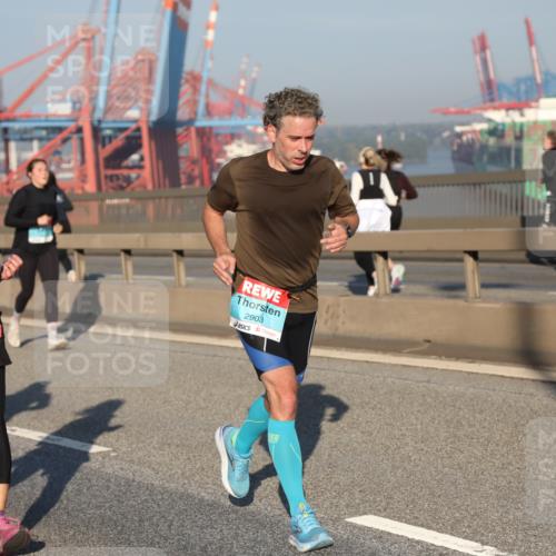 03.10.2025 - Köhlbrandbrückenlauf Yannick Fuchs http://msf.ph/oto/9150405 03.10.2025 08:42:24 Position 2 8492, 2903 meine-sportfotos.de