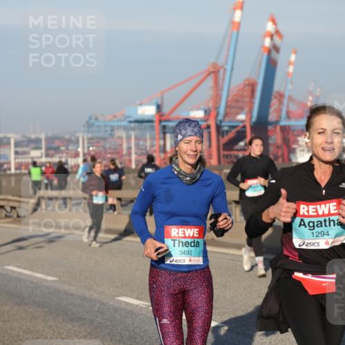 03.10.2025 - Köhlbrandbrückenlauf Yannick Fuchs http://msf.ph/oto/9150422 03.10.2025 08:42:25 Position 2 3492, 1294 meine-sportfotos.de
