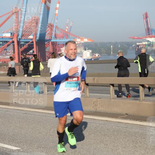 03.10.2025 - Köhlbrandbrückenlauf Yannick Fuchs http://msf.ph/oto/9150454 03.10.2025 08:42:29 Position 2 2716, 25801 meine-sportfotos.de
