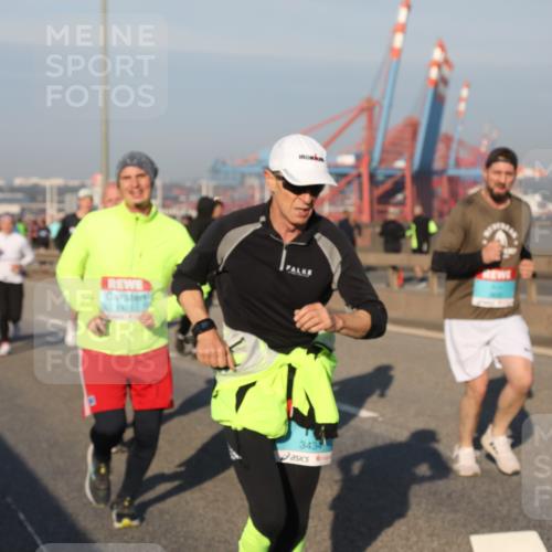 03.10.2025 - Köhlbrandbrückenlauf Yannick Fuchs http://msf.ph/oto/9150486 03.10.2025 08:42:33 Position 2 3434 meine-sportfotos.de