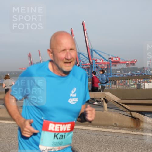 03.10.2025 - Köhlbrandbrückenlauf Yannick Fuchs http://msf.ph/oto/9150508 03.10.2025 08:42:35 Position 2 3250 meine-sportfotos.de