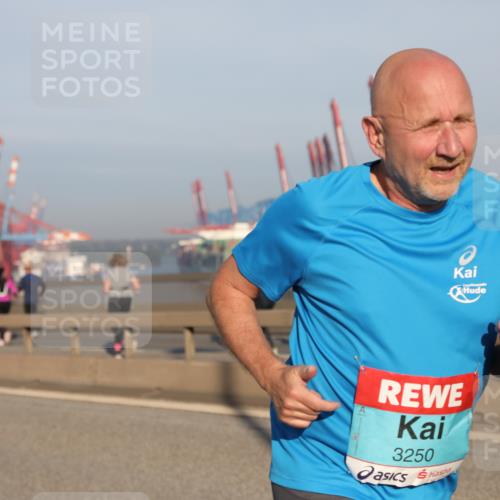 03.10.2025 - Köhlbrandbrückenlauf Yannick Fuchs http://msf.ph/oto/9150512 03.10.2025 08:42:35 Position 2 3250 meine-sportfotos.de