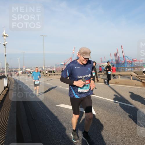 03.10.2025 - Köhlbrandbrückenlauf Yannick Fuchs http://msf.ph/oto/9150540 03.10.2025 08:42:38 Position 2 1250 meine-sportfotos.de
