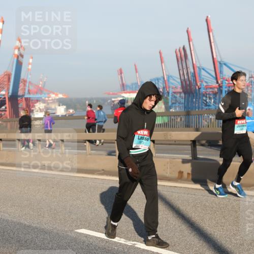 03.10.2025 - Köhlbrandbrückenlauf Yannick Fuchs http://msf.ph/oto/9150544 03.10.2025 08:42:39 Position 2 1673 meine-sportfotos.de