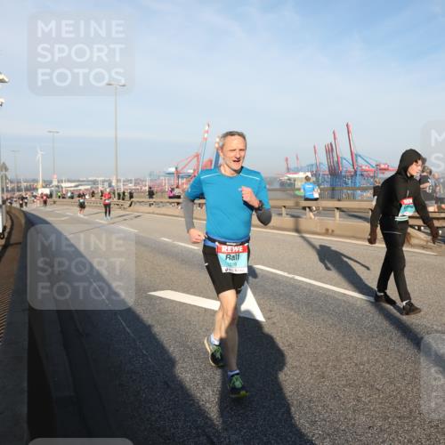 03.10.2025 - Köhlbrandbrückenlauf Yannick Fuchs http://msf.ph/oto/9150562 03.10.2025 08:42:41 Position 2 319, 18 meine-sportfotos.de