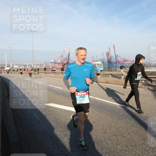 03.10.2025 - Köhlbrandbrückenlauf Yannick Fuchs http://msf.ph/oto/9150565 03.10.2025 08:42:41 Position 2 1319 meine-sportfotos.de