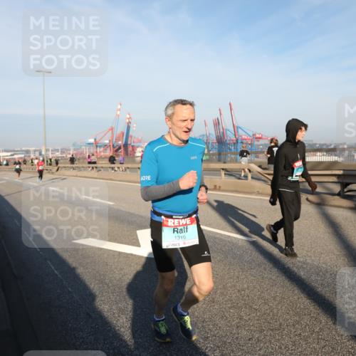 03.10.2025 - Köhlbrandbrückenlauf Yannick Fuchs http://msf.ph/oto/9150569 03.10.2025 08:42:41 Position 2 1319 meine-sportfotos.de