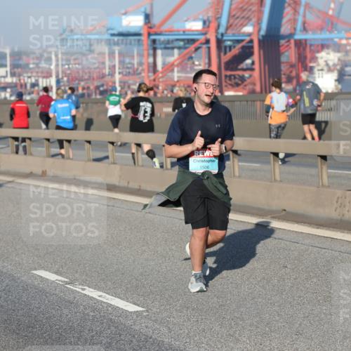 03.10.2025 - Köhlbrandbrückenlauf Yannick Fuchs http://msf.ph/oto/9150600 03.10.2025 08:42:48 Position 2 1506 meine-sportfotos.de