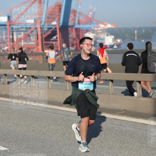 03.10.2025 - Köhlbrandbrückenlauf Yannick Fuchs http://msf.ph/oto/9150604 03.10.2025 08:42:49 Position 2 1506 meine-sportfotos.de