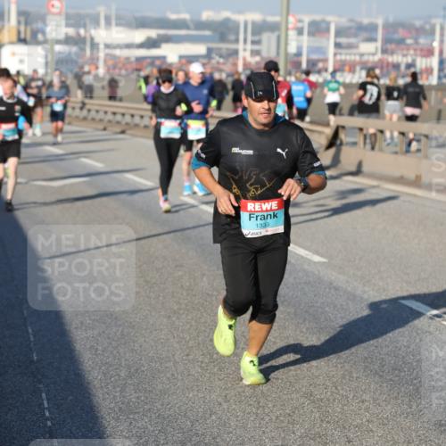 03.10.2025 - Köhlbrandbrückenlauf Yannick Fuchs http://msf.ph/oto/9150611 03.10.2025 08:42:53 Position 2 1333 meine-sportfotos.de