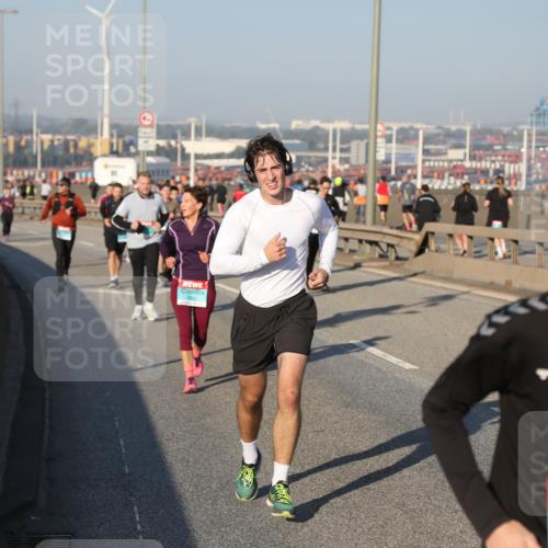 03.10.2025 - Köhlbrandbrückenlauf Yannick Fuchs http://msf.ph/oto/9150681 03.10.2025 08:42:59 Position 2 20 meine-sportfotos.de