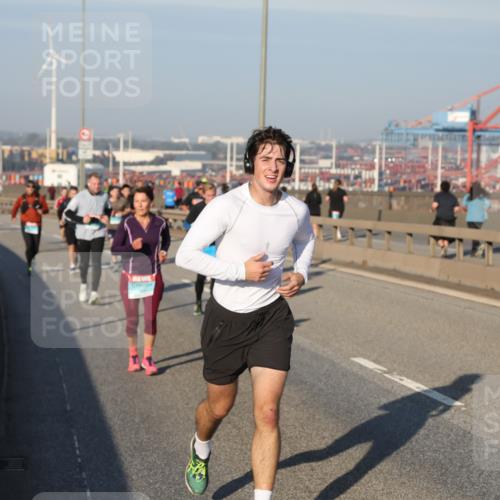 03.10.2025 - Köhlbrandbrückenlauf Yannick Fuchs http://msf.ph/oto/9150698 03.10.2025 08:43:00 Position 2  meine-sportfotos.de