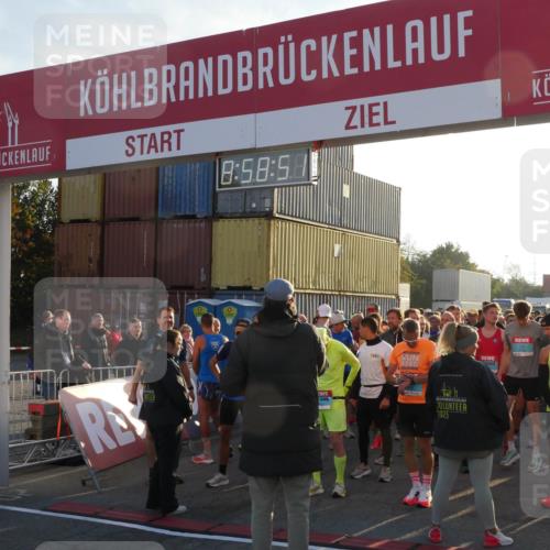03.10.2025 - Köhlbrandbrückenlauf Matties Gatica Varas http://msf.ph/oto/9163167 03.10.2025 08:58:51 Ziel  meine-sportfotos.de