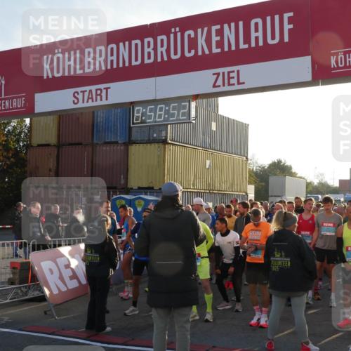 03.10.2025 - Köhlbrandbrückenlauf Matties Gatica Varas http://msf.ph/oto/9163169 03.10.2025 08:58:52 Ziel  meine-sportfotos.de