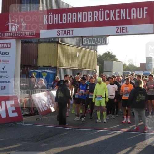 03.10.2025 - Köhlbrandbrückenlauf Matties Gatica Varas http://msf.ph/oto/9163171 03.10.2025 08:59:32 Ziel  meine-sportfotos.de