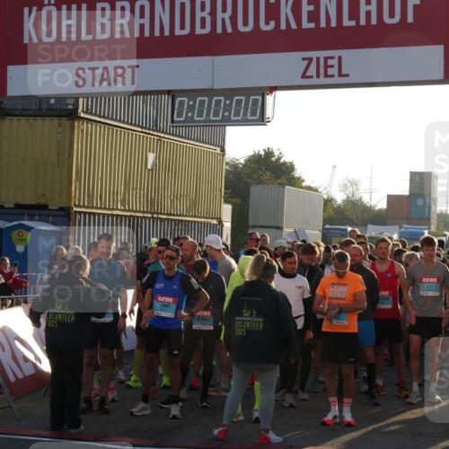 03.10.2025 - Köhlbrandbrückenlauf Matties Gatica Varas http://msf.ph/oto/9163176 03.10.2025 08:59:37 Ziel  meine-sportfotos.de