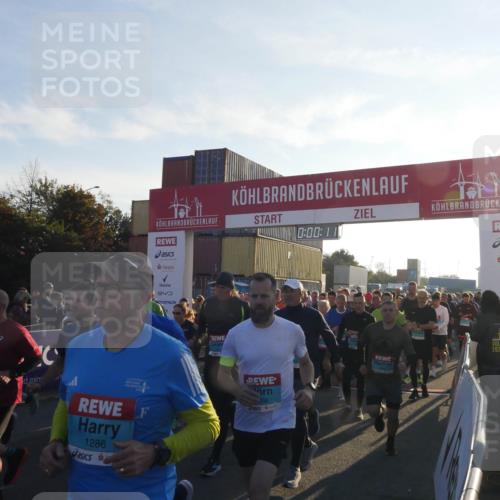 03.10.2025 - Köhlbrandbrückenlauf Matties Gatica Varas http://msf.ph/oto/9163205 03.10.2025 09:00:13 Ziel  meine-sportfotos.de