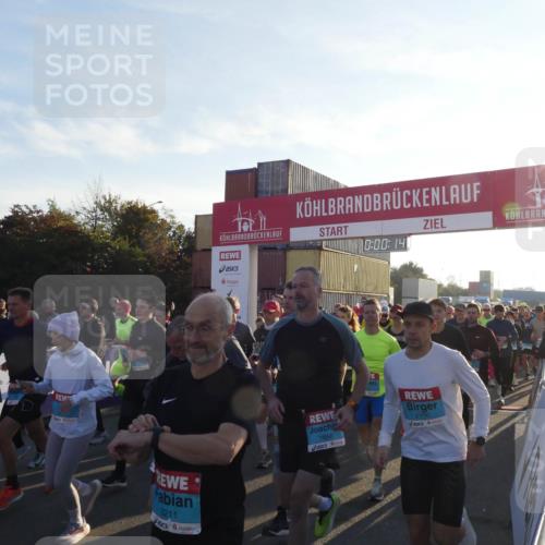03.10.2025 - Köhlbrandbrückenlauf Matties Gatica Varas http://msf.ph/oto/9163209 03.10.2025 09:00:15 Ziel  meine-sportfotos.de