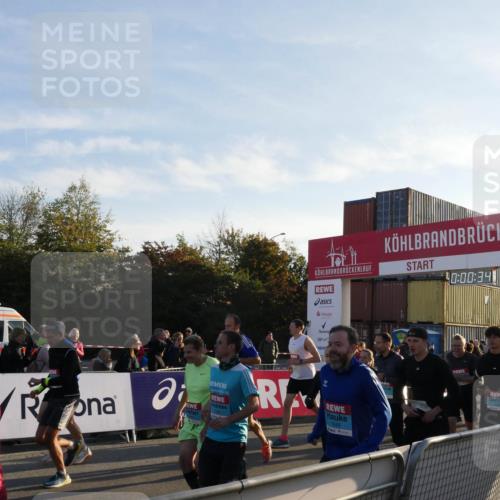 03.10.2025 - Köhlbrandbrückenlauf Matties Gatica Varas http://msf.ph/oto/9163252 03.10.2025 09:00:35 Ziel  meine-sportfotos.de