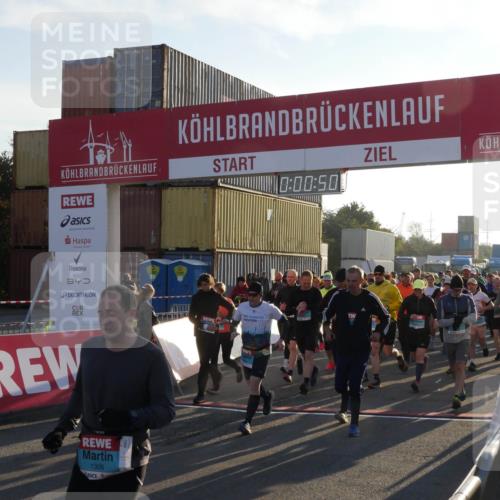 03.10.2025 - Köhlbrandbrückenlauf Matties Gatica Varas http://msf.ph/oto/9163265 03.10.2025 09:00:52 Ziel  meine-sportfotos.de
