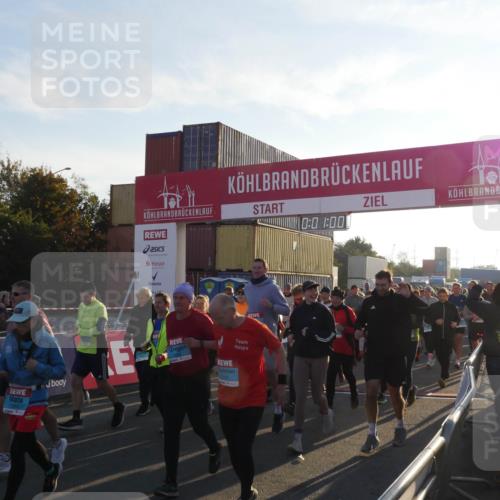 03.10.2025 - Köhlbrandbrückenlauf Matties Gatica Varas http://msf.ph/oto/9163295 03.10.2025 09:01:01 Ziel  meine-sportfotos.de