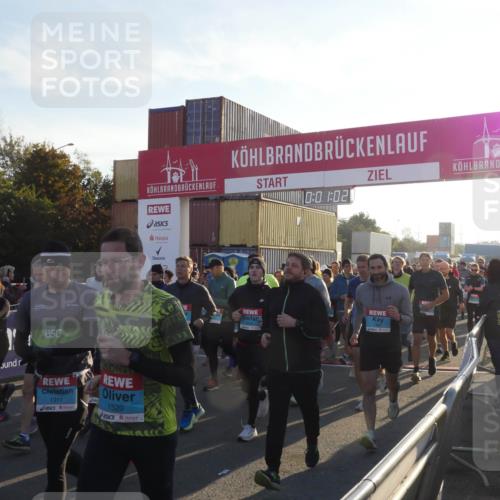 03.10.2025 - Köhlbrandbrückenlauf Matties Gatica Varas http://msf.ph/oto/9163303 03.10.2025 09:01:04 Ziel  meine-sportfotos.de