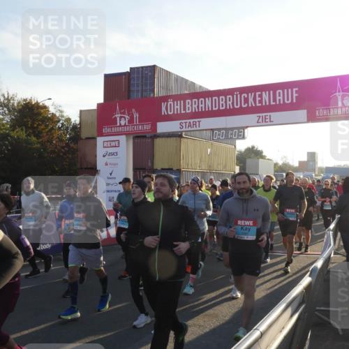 03.10.2025 - Köhlbrandbrückenlauf Matties Gatica Varas http://msf.ph/oto/9163305 03.10.2025 09:01:04 Ziel  meine-sportfotos.de