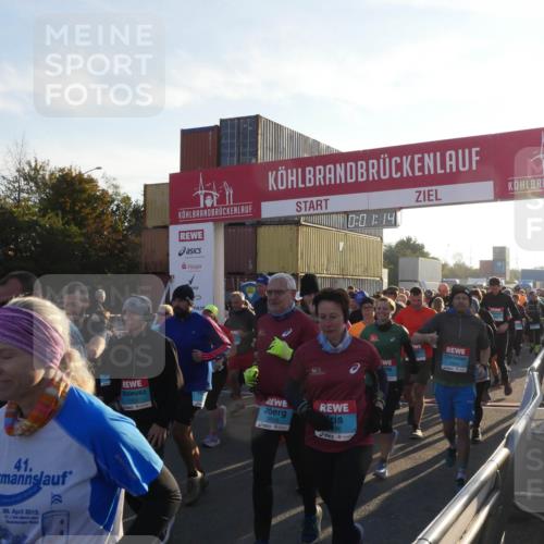 03.10.2025 - Köhlbrandbrückenlauf Matties Gatica Varas http://msf.ph/oto/9163328 03.10.2025 09:01:16 Ziel  meine-sportfotos.de