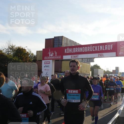03.10.2025 - Köhlbrandbrückenlauf Matties Gatica Varas http://msf.ph/oto/9163340 03.10.2025 09:01:19 Ziel  meine-sportfotos.de