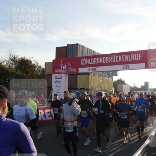 03.10.2025 - Köhlbrandbrückenlauf Matties Gatica Varas http://msf.ph/oto/9163343 03.10.2025 09:01:20 Ziel  meine-sportfotos.de