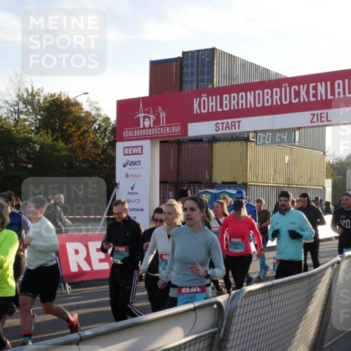 03.10.2025 - Köhlbrandbrückenlauf Matties Gatica Varas http://msf.ph/oto/9163354 03.10.2025 09:01:43 Ziel  meine-sportfotos.de