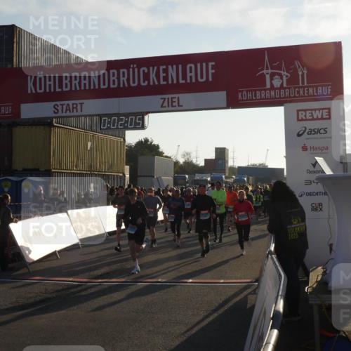 03.10.2025 - Köhlbrandbrückenlauf Matties Gatica Varas http://msf.ph/oto/9163367 03.10.2025 09:02:07 Ziel  meine-sportfotos.de
