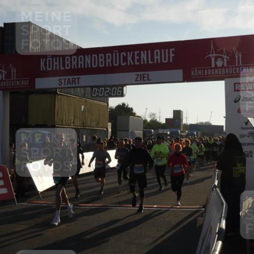 03.10.2025 - Köhlbrandbrückenlauf Matties Gatica Varas http://msf.ph/oto/9163371 03.10.2025 09:02:07 Ziel  meine-sportfotos.de