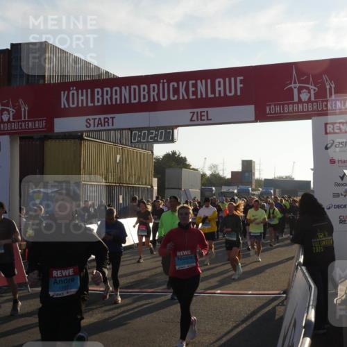 03.10.2025 - Köhlbrandbrückenlauf Matties Gatica Varas http://msf.ph/oto/9163375 03.10.2025 09:02:09 Ziel  meine-sportfotos.de