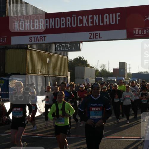 03.10.2025 - Köhlbrandbrückenlauf Matties Gatica Varas http://msf.ph/oto/9163379 03.10.2025 09:02:12 Ziel  meine-sportfotos.de