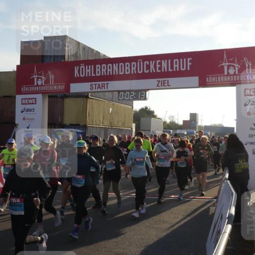 03.10.2025 - Köhlbrandbrückenlauf Matties Gatica Varas http://msf.ph/oto/9163384 03.10.2025 09:02:15 Ziel  meine-sportfotos.de