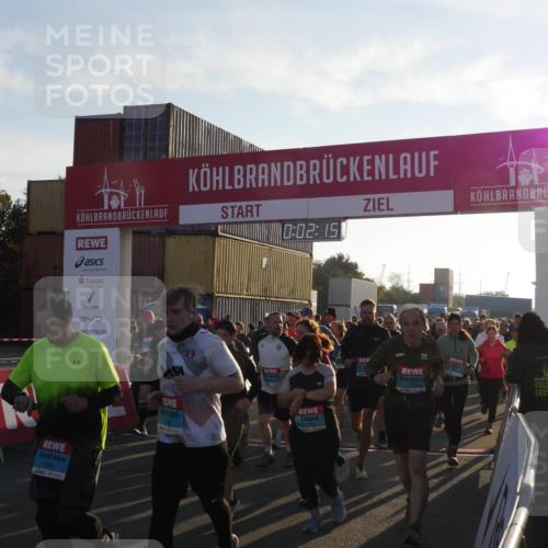 03.10.2025 - Köhlbrandbrückenlauf Matties Gatica Varas http://msf.ph/oto/9163391 03.10.2025 09:02:17 Ziel  meine-sportfotos.de