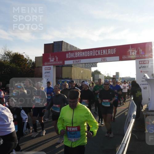 03.10.2025 - Köhlbrandbrückenlauf Matties Gatica Varas http://msf.ph/oto/9163401 03.10.2025 09:02:22 Ziel  meine-sportfotos.de