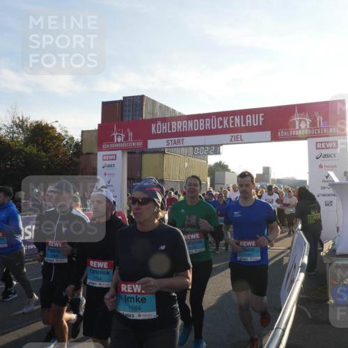 03.10.2025 - Köhlbrandbrückenlauf Matties Gatica Varas http://msf.ph/oto/9163404 03.10.2025 09:02:23 Ziel  meine-sportfotos.de