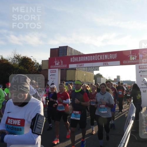 03.10.2025 - Köhlbrandbrückenlauf Matties Gatica Varas http://msf.ph/oto/9163417 03.10.2025 09:02:27 Ziel  meine-sportfotos.de