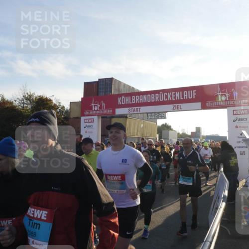 03.10.2025 - Köhlbrandbrückenlauf Matties Gatica Varas http://msf.ph/oto/9163432 03.10.2025 09:02:31 Ziel  meine-sportfotos.de