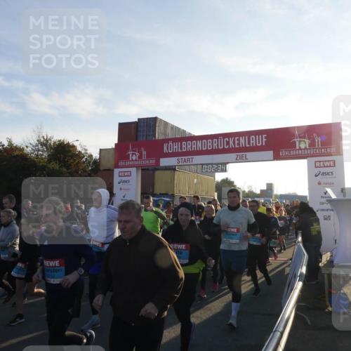 03.10.2025 - Köhlbrandbrückenlauf Matties Gatica Varas http://msf.ph/oto/9163439 03.10.2025 09:02:35 Ziel  meine-sportfotos.de