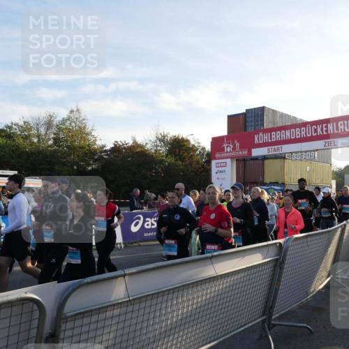 03.10.2025 - Köhlbrandbrückenlauf Matties Gatica Varas http://msf.ph/oto/9163451 03.10.2025 09:03:11 Ziel  meine-sportfotos.de