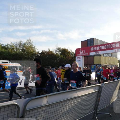 03.10.2025 - Köhlbrandbrückenlauf Matties Gatica Varas http://msf.ph/oto/9163459 03.10.2025 09:03:13 Ziel  meine-sportfotos.de