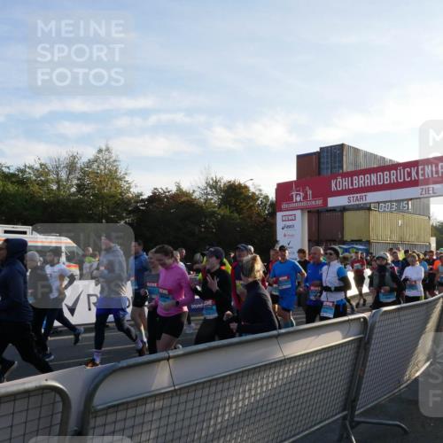 03.10.2025 - Köhlbrandbrückenlauf Matties Gatica Varas http://msf.ph/oto/9163470 03.10.2025 09:03:16 Ziel  meine-sportfotos.de