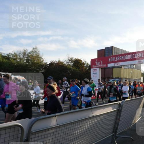 03.10.2025 - Köhlbrandbrückenlauf Matties Gatica Varas http://msf.ph/oto/9163474 03.10.2025 09:03:17 Ziel  meine-sportfotos.de
