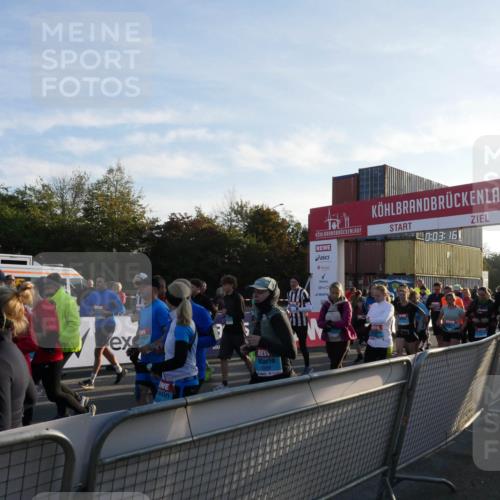 03.10.2025 - Köhlbrandbrückenlauf Matties Gatica Varas http://msf.ph/oto/9163476 03.10.2025 09:03:18 Ziel  meine-sportfotos.de